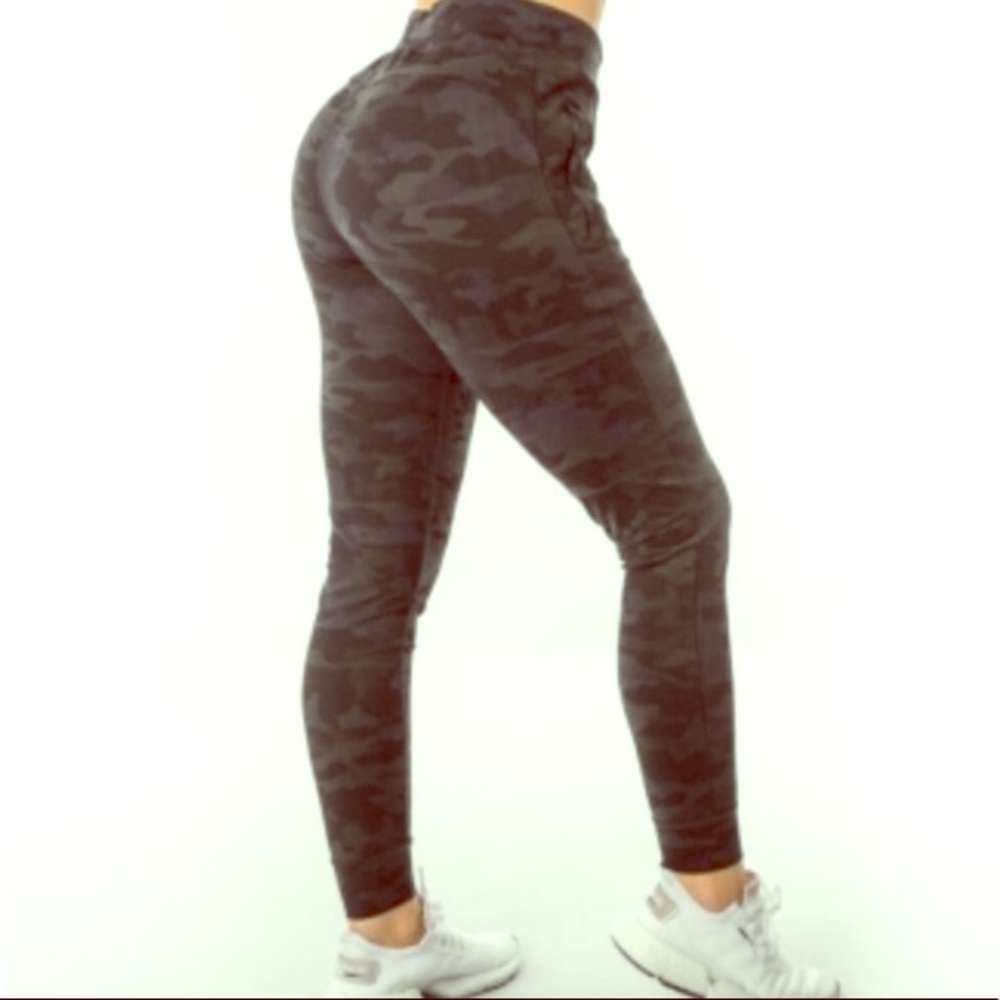 Alphalete camo joggers